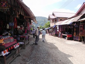 s-20111218 laos (13).jpg
